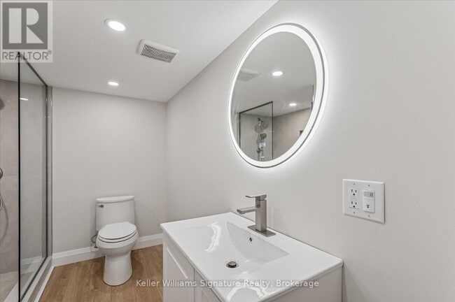 Building Photo - 2129 Nipigon Dr