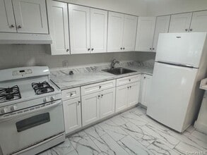 Building Photo - 78-11 24th Ave