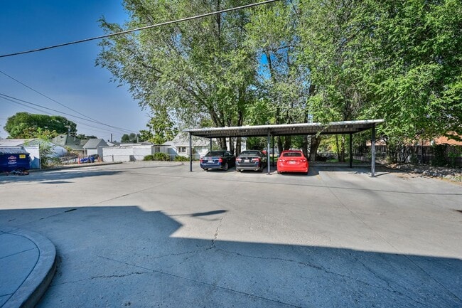 Building Photo - 347 E Vine St