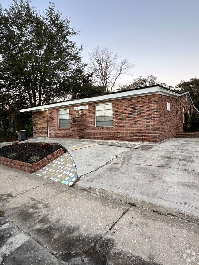 Building Photo - 4213 Etta St