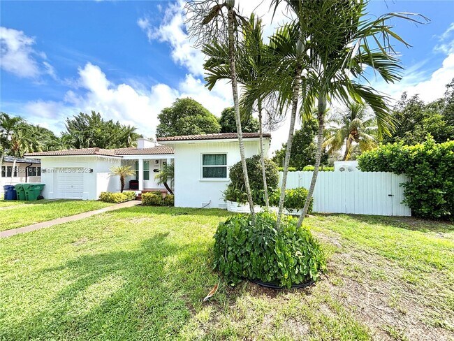 Foto del edificio - 13101 NW Miami Ct