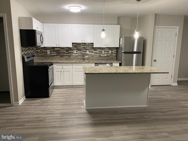 Building Photo - 6220 Edsall Rd