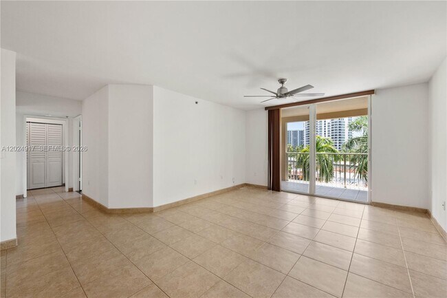 Foto del edificio - 19501 E Country Club Dr