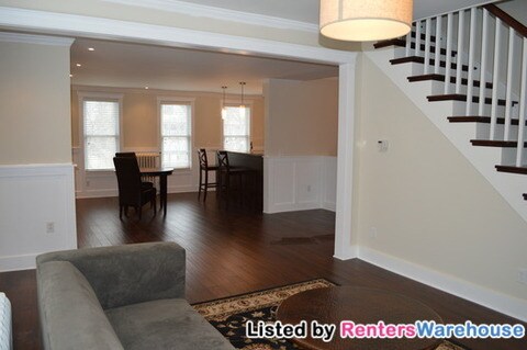 Building Photo - 2726 Colfax Ave S