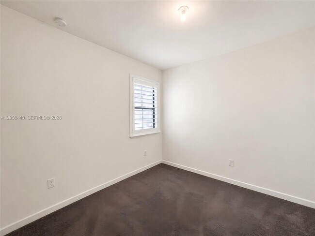 Building Photo - 11362 SW 151 Ave
