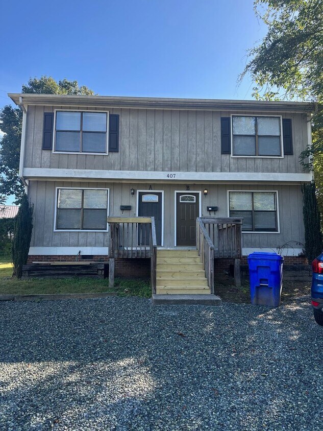 Primary Photo - 407 S Merritt Mill Rd