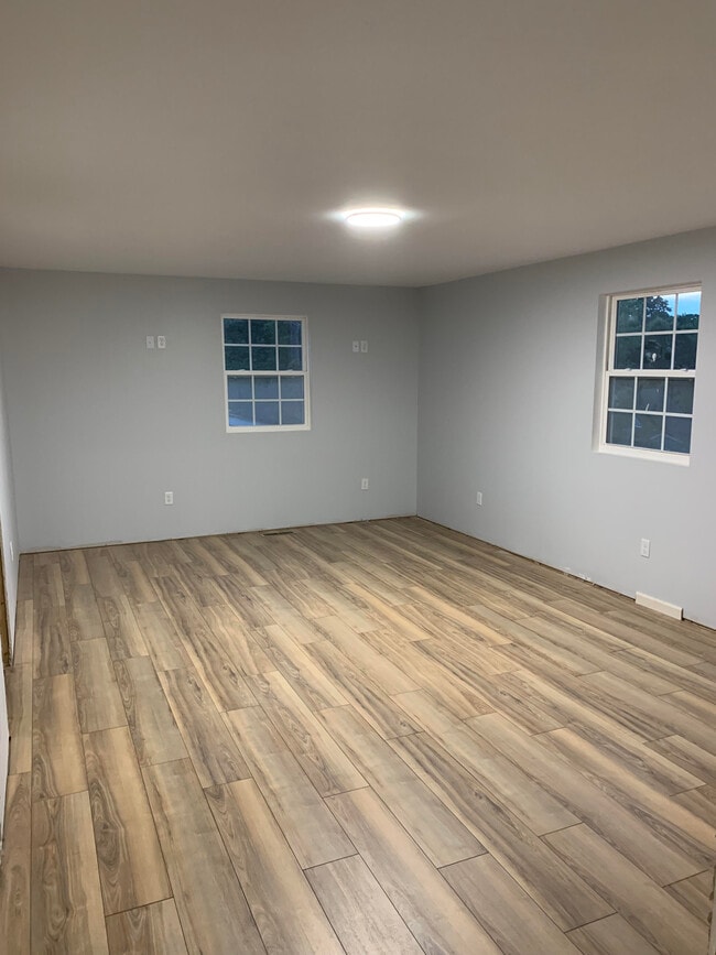 Building Photo - 905 Ardmore Dr