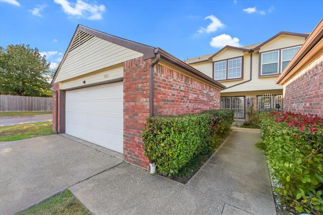 Building Photo - 1001 Weston Dr