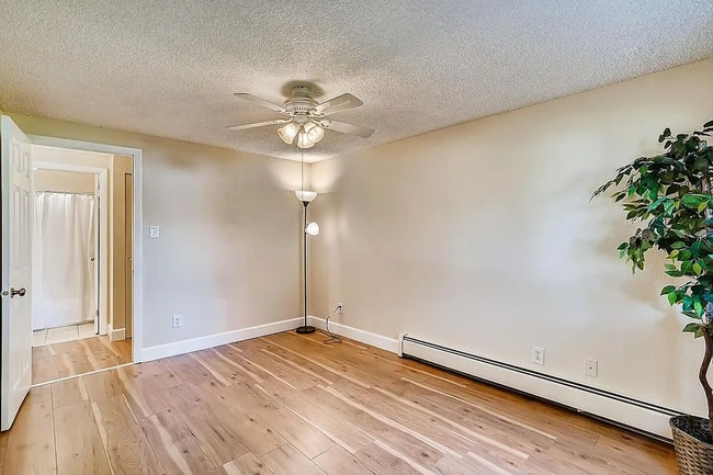 Building Photo - 1306 S Parker Rd