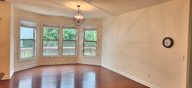Foto del edificio - 208 Pointe Oakwood Way