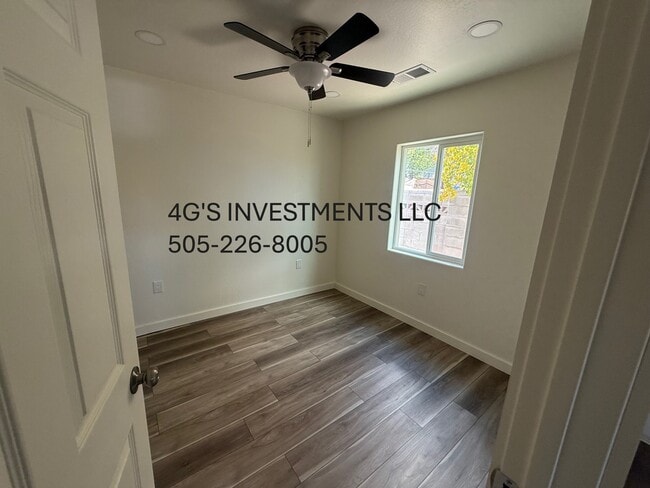 Building Photo - 235 Arriba Ave