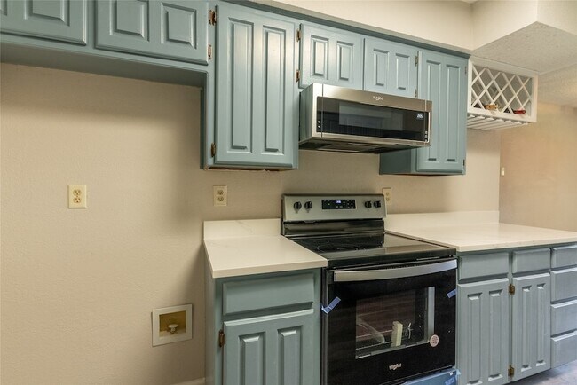 Foto del edificio - 5201 Rustle Leaf Dr