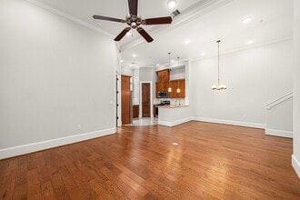 Building Photo - 2022 Sabine St