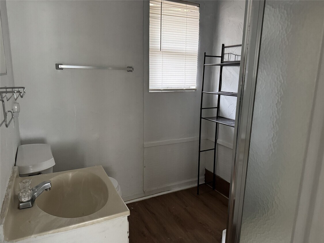 Building Photo - 5907 Cessna Dr