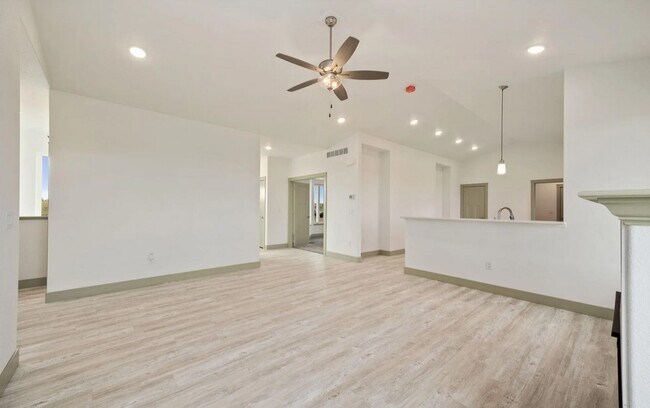 Building Photo - 10112 Vera Ln