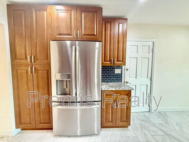 Foto del edificio - 2014 Pinehurst Dr