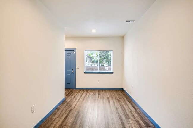 Building Photo - 4783 NE 108th Ave