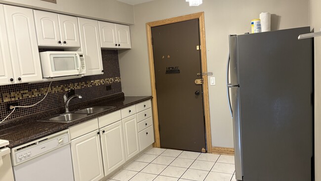 Building Photo - 9717 Bianco Terrace