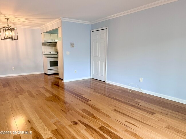 Building Photo - 330 Shore Dr