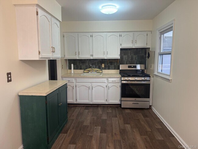 Building Photo - 110 Evergreen Ave