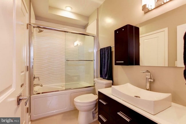 Master Bath - 2819 11th St NW