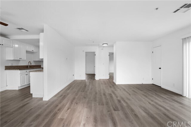 Building Photo - 415 S Olive St