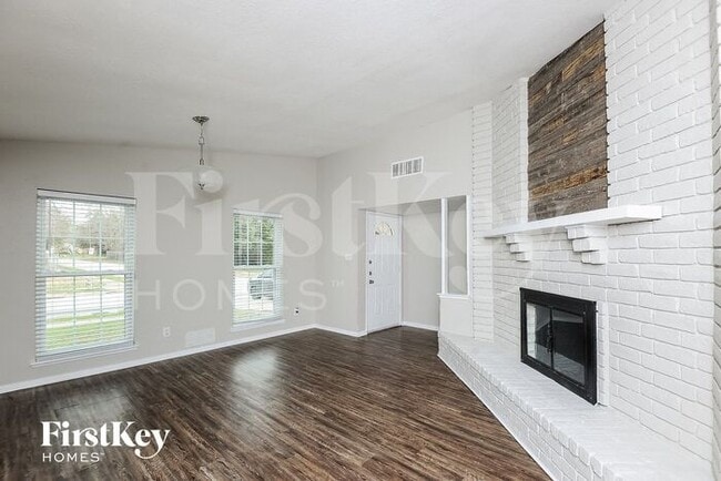 Building Photo - 4201 Yellowleaf Dr