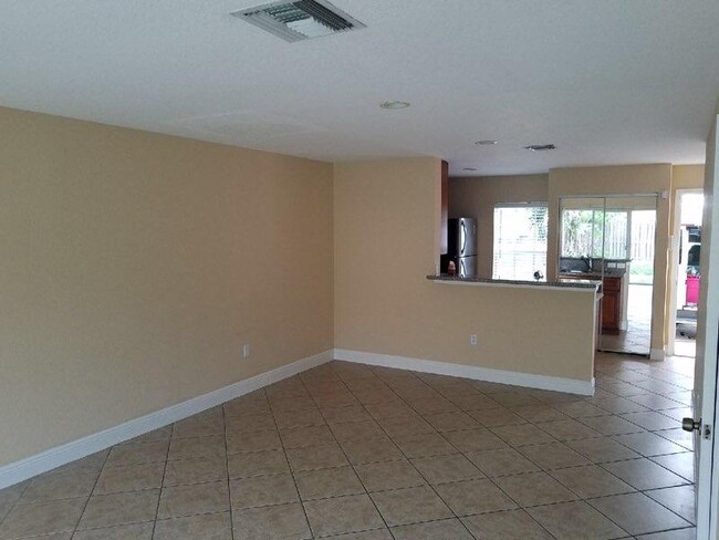 Foto del edificio - 4915 Springfield St