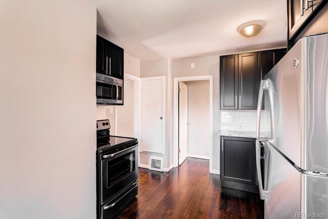 Foto del edificio - Beautiful Brick Bungalow near Denver Zoo and the Museum of Nature and Science!