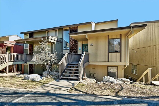 Foto del edificio - 115 Comanche Dr