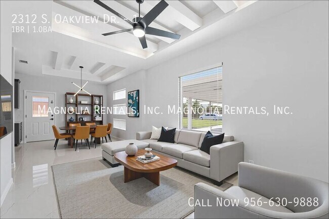 Building Photo - 2312 S Oakview Dr