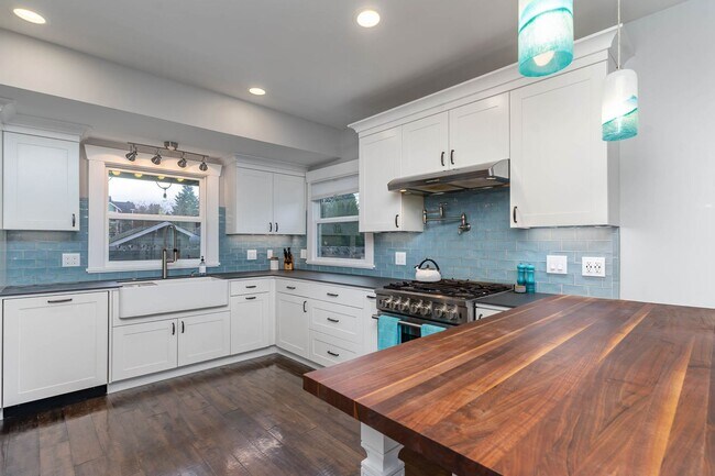 Foto del edificio - 4bd/3ba Seattle Home