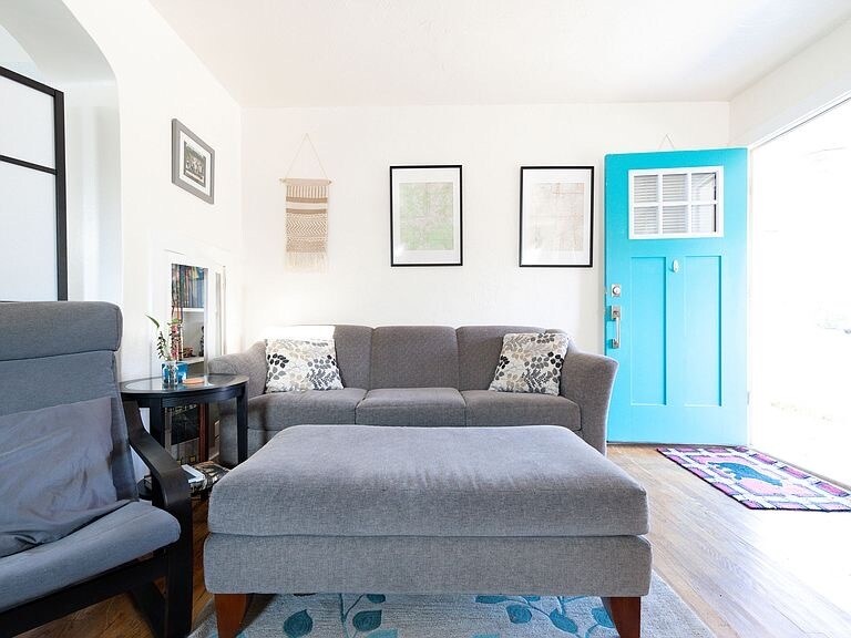 Living Room - 743 E 900 S