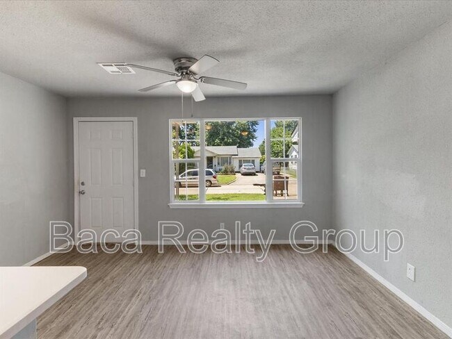 Foto del edificio - 3927 SE 10th Pl