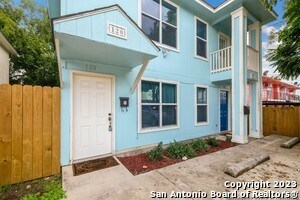 Foto del edificio - 120 Andrews St