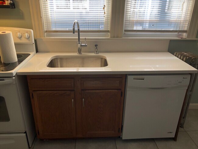 Building Photo - 84 Endicott St