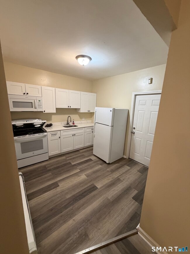 Building Photo - 134 Hazel St