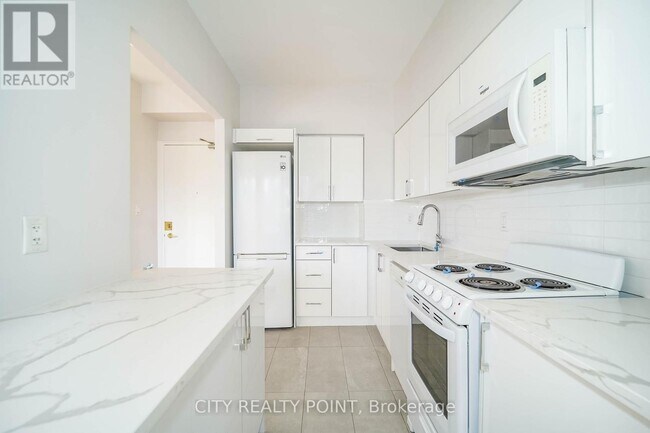 Photo du bâtiment - 490 Eglinton Ave E