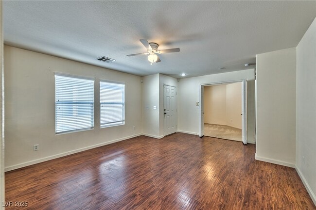 Foto del edificio - 358 Silverado Pines Ave