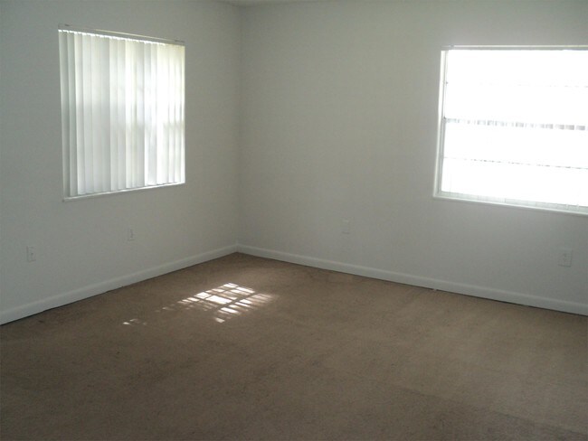 Building Photo - 2539 N Alafaya Trl