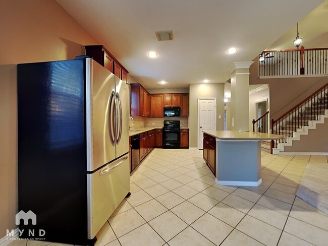 Building Photo - 15030 Summer Knoll Ln