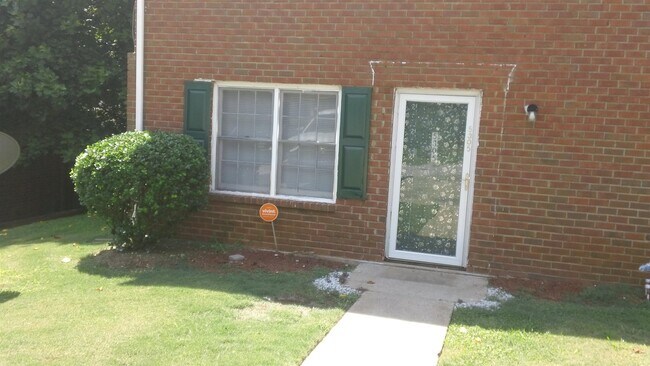 Building Photo - 5305 Ridge Forest Dr
