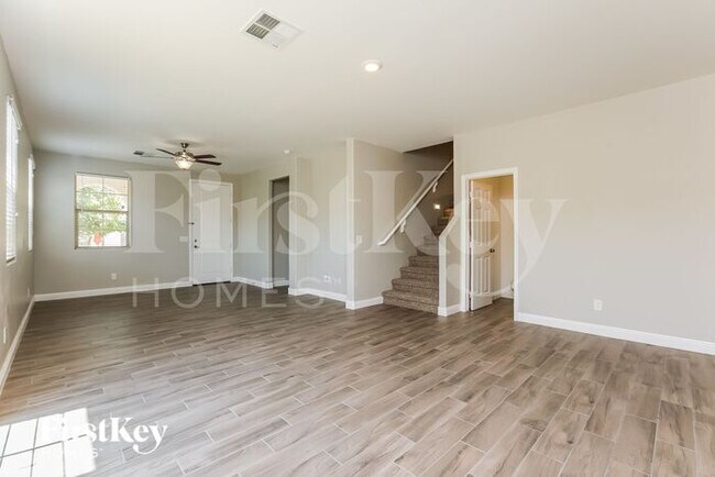 Building Photo - 243 N Sunrise