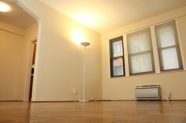 Living Room - 1010 25th St NW