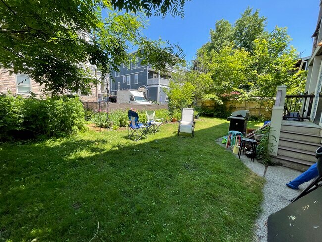 Building Photo - 22 Hall St