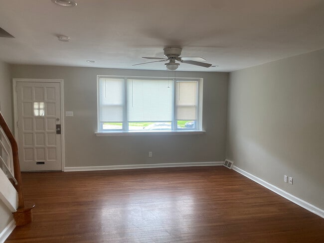 Living room - 6337 E Fariston Dr