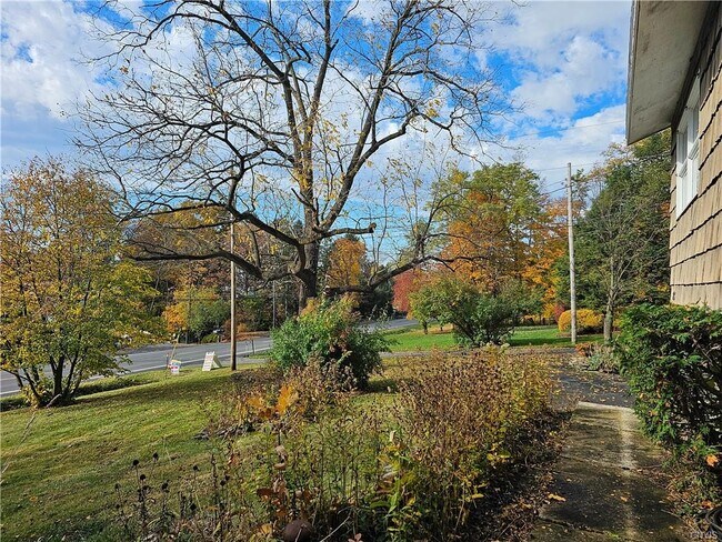 Foto del edificio - 2698 E Lake Rd