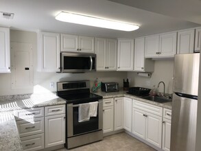 Building Photo - 282 Old Bayview Rd