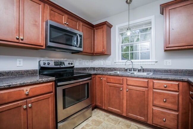 Foto del edificio - 1535 Ikes Pond Ln