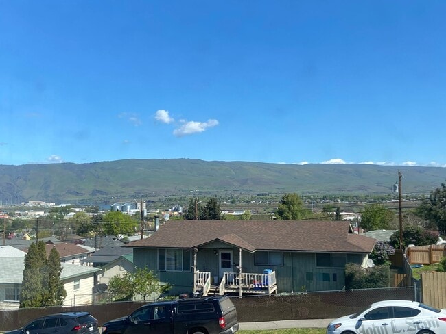 Building Photo - 2 Bedroom 1 Bath in The Dalles
